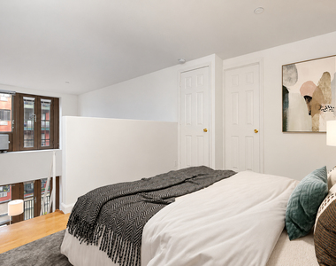 90 Clinton Street - Photo Thumbnail 2