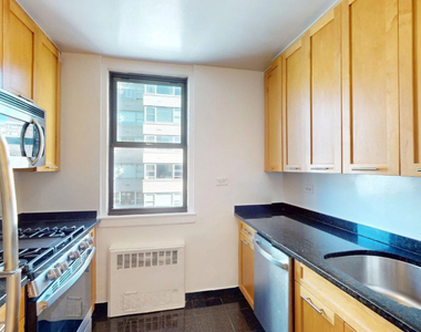 East 79th Street - Photo Thumbnail 1