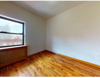West 73rd Street - Photo Thumbnail 2