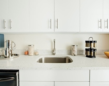 650 West 42nd Street - Photo Thumbnail 3