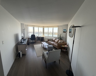 650 West 42nd Street - Photo Thumbnail 1