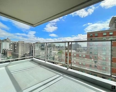 East 9th Street - Photo Thumbnail 1