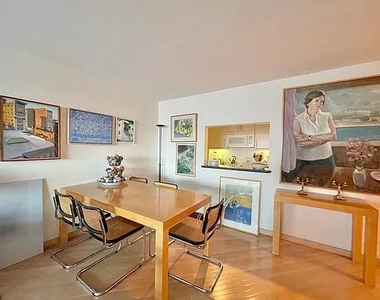 East 9th Street - Photo Thumbnail 18