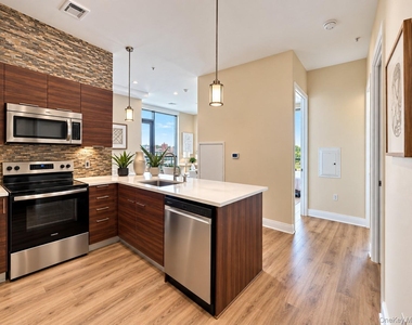 701 Ridge Hill Boulevard - Photo Thumbnail 3