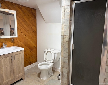 7729 80th Street - Photo Thumbnail 8