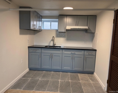 7729 80th Street - Photo Thumbnail 7
