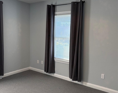 37 Lincoln Court - Photo Thumbnail 5
