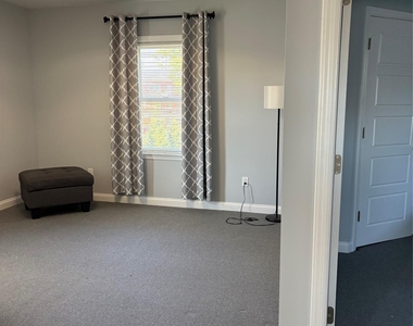 37 Lincoln Court - Photo Thumbnail 2
