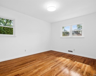 36 Chatham Road - Photo Thumbnail 10