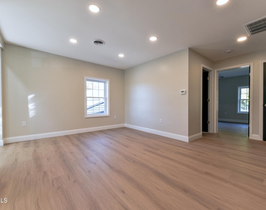 64 Burton Avenue - Photo Thumbnail 15