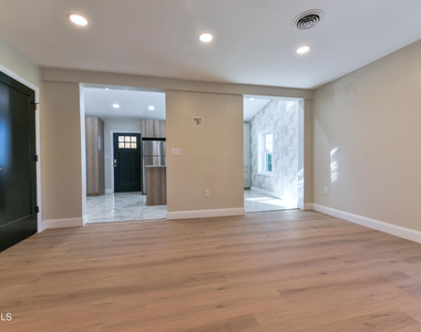 64 Burton Avenue - Photo Thumbnail 14