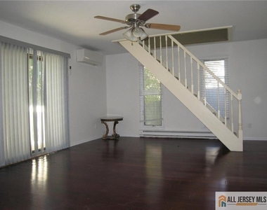 5 Jersey Avenue - Photo Thumbnail 3