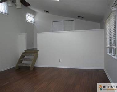 5 Jersey Avenue - Photo Thumbnail 8
