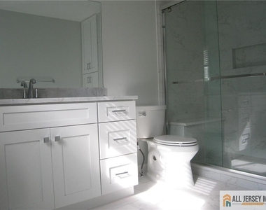 5 Jersey Avenue - Photo Thumbnail 5