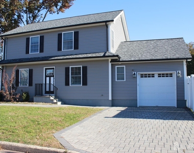 800 Drake Avenue - Photo Thumbnail 1