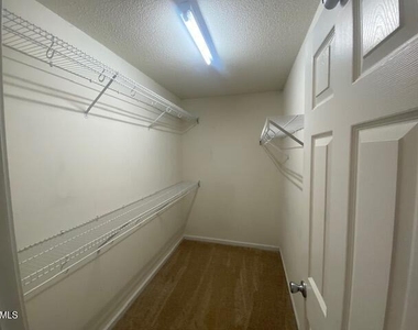 221 Hollyhock Lane - Photo Thumbnail 8