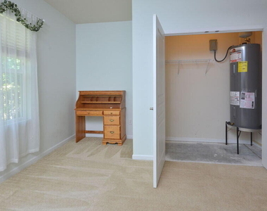 100 Stratford Lakes Drive - Photo Thumbnail 31