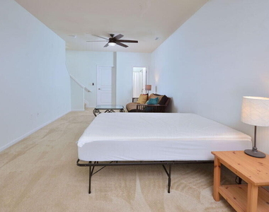 100 Stratford Lakes Drive - Photo Thumbnail 29