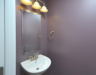 100 Stratford Lakes Drive - Photo Thumbnail 16