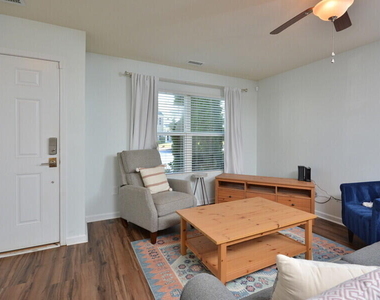 100 Stratford Lakes Drive - Photo Thumbnail 2