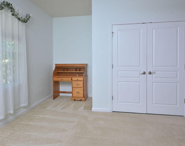 100 Stratford Lakes Drive - Photo Thumbnail 30