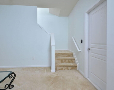 100 Stratford Lakes Drive - Photo Thumbnail 33