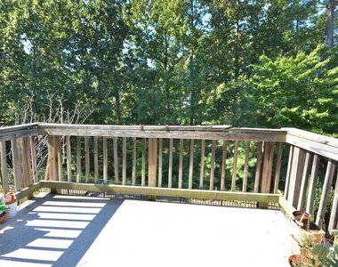 100 Stratford Lakes Drive - Photo Thumbnail 14