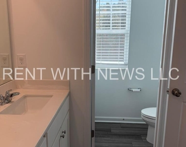 380 Thompson Overlook Way - Photo Thumbnail 22
