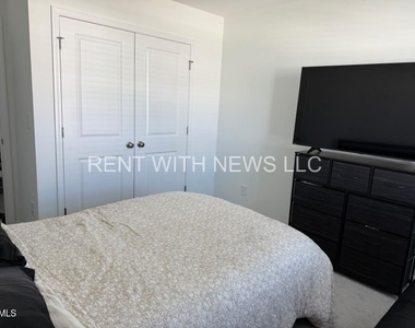 380 Thompson Overlook Way - Photo Thumbnail 14