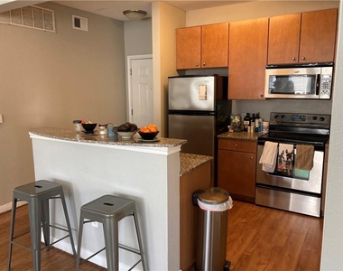 2502 Leon St - Photo Thumbnail 4