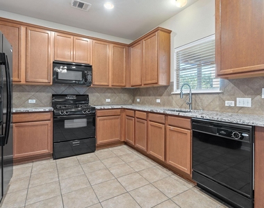 10512 Wylie Dr - Photo Thumbnail 6