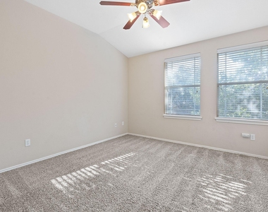 10512 Wylie Dr - Photo Thumbnail 9