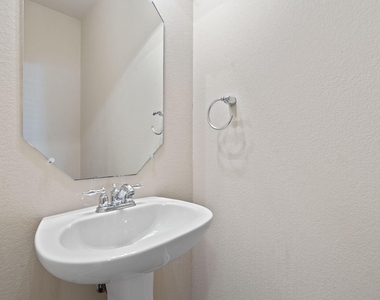 10512 Wylie Dr - Photo Thumbnail 8