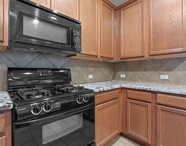 10512 Wylie Dr - Photo Thumbnail 7