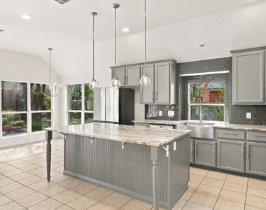 6309 Clarion Dr - Photo Thumbnail 2