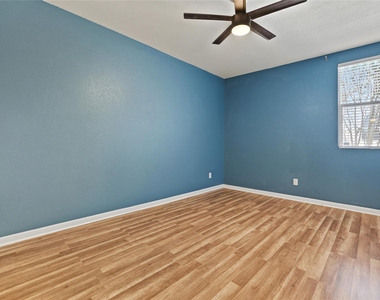 1244 Nevarez Dr - Photo Thumbnail 20