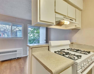 400 W 34th St - Photo Thumbnail 8