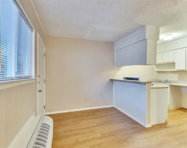 400 W 34th St - Photo Thumbnail 11
