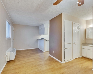 400 W 34th St - Photo Thumbnail 12