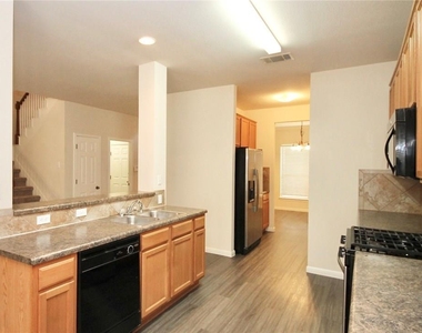 9521 Stanwich Dr - Photo Thumbnail 4