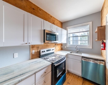 3111 Grooms St - Photo Thumbnail 3