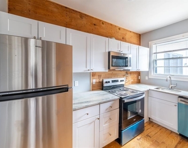 3111 Grooms St - Photo Thumbnail 4
