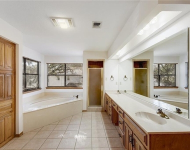 4732 Palisade Dr - Photo Thumbnail 16