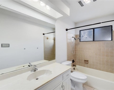 4732 Palisade Dr - Photo Thumbnail 20