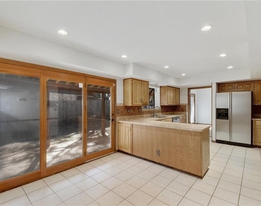 4732 Palisade Dr - Photo Thumbnail 10