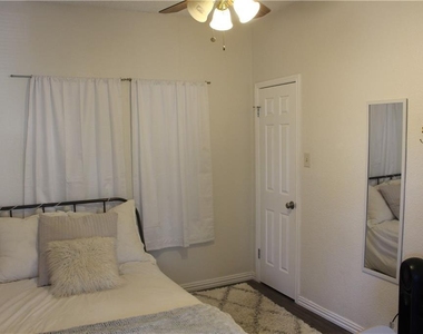 706 W 24th St - Photo Thumbnail 15