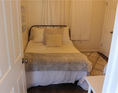 706 W 24th St - Photo Thumbnail 14
