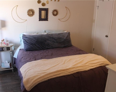 706 W 24th St - Photo Thumbnail 5