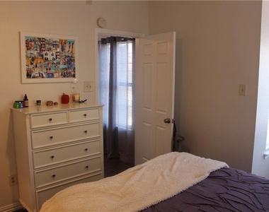 706 W 24th St - Photo Thumbnail 7