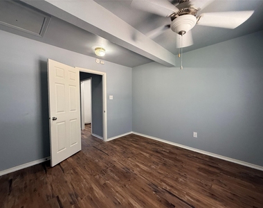 302 Patton Dr - Photo Thumbnail 14